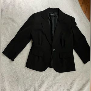 BRAND NEW Nine West 2 piece suit! Size 2